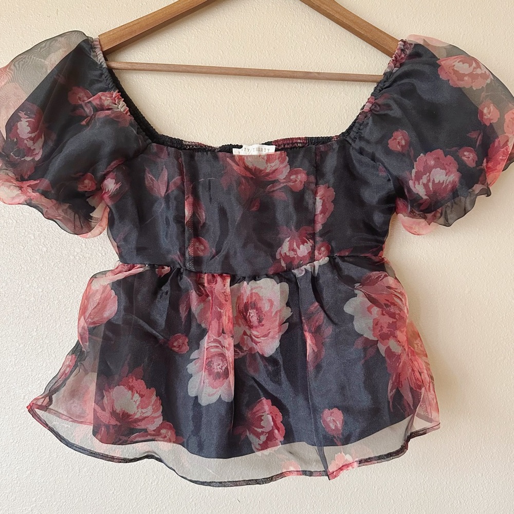 NWT Thrity/Thirty Black Floral Puff Sleeve Babydoll Top